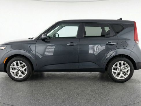 Used 2025 Kia Soul LX w/ LX Technology Package image 5