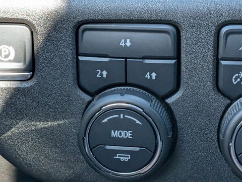 Used 2025 Chevrolet Silverado 2500 LT w/ Trail Boss Package image 27