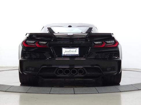 Used 2025 Chevrolet Corvette Z06 w/ Stealth Interior Trim Package RWD image 4