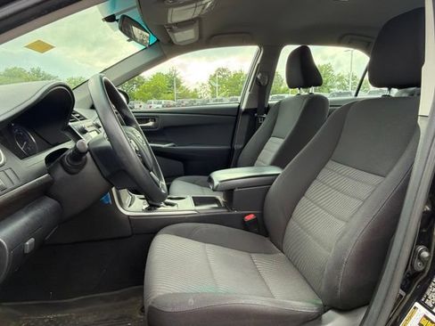 Used 2017 Toyota Camry LE FWD image 17