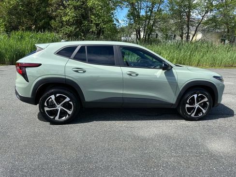 Used 2024 Chevrolet Trax RS FWD image 6
