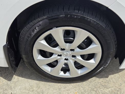 Certified 2025 Toyota Corolla LE image 12