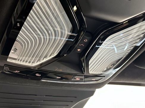 Used 2024 BMW X7 xDrive40i w/ Climate Comfort Package AWD/4WD image 39