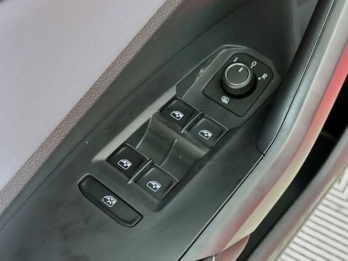 New 2026 Volkswagen Jetta SE FWD image 17