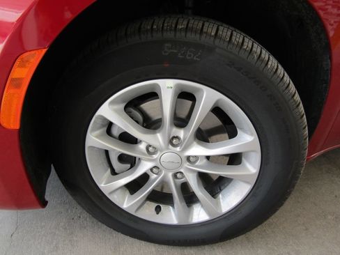 New 2027 Chrysler Pacifica Select AWD/4WD image 30