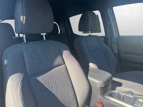 Used 2017 Toyota Tacoma TRD Sport w/ Tow Package image 15