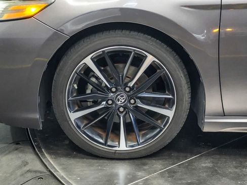 Used 2018 Toyota Camry XSE FWD image 9
