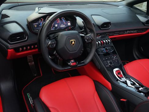 Used 2017 Lamborghini Huracan LP 610-4 AWD/4WD image 9