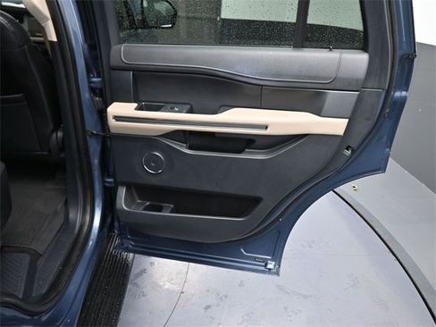 Used 2022 Ford Expedition XLT image 13