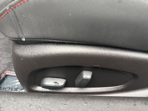 Used 2018 Chevrolet Camaro ZL1 image 10