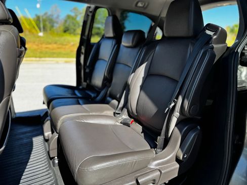 Used 2018 Honda Odyssey Elite image 16