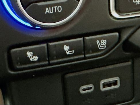 Used 2024 Chevrolet Tahoe High Country w/ Advanced Technology Package image 21