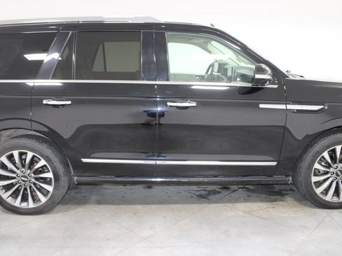Used 2018 Lincoln Navigator Select RWD image 11