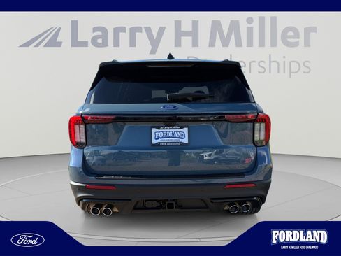 Used 2025 Ford Explorer ST w/ Sun And Sound Package AWD/4WD image 4