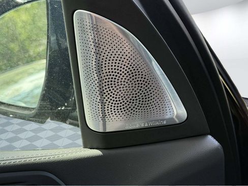 Used 2025 BMW X7 xDrive40i w/ M Sport Package image 25