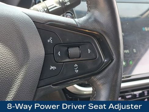 Used 2023 Chevrolet Bolt EUV LT w/ Comfort Package FWD image 8