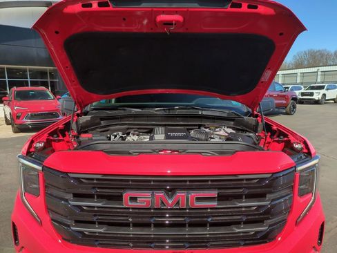 New 2026 GMC Sierra 1500 Elevation w/ Elevation Select Package AWD/4WD image 17
