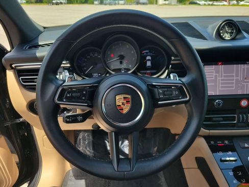 Used 2024 Porsche Macan S AWD/4WD image 31