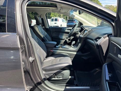 Used 2017 Ford Edge Titanium w/ Equipment Group 301A FWD image 45