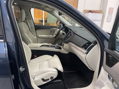 Certified 2024 Volvo XC90 B6 Ultimate w/ Protection Package image 14