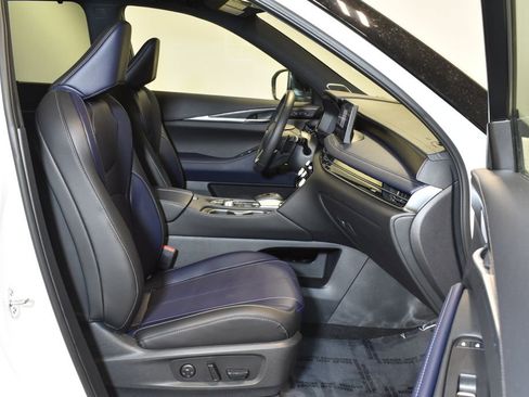 Certified 2026 INFINITI QX60 Sport w/ Dark Cargo Package image 33