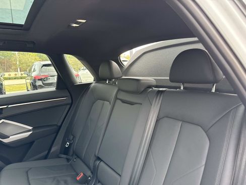 Used 2024 Audi Q3 2.0T Premium Plus image 16