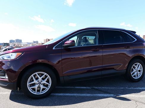Used 2022 Ford Edge SEL w/ Convenience Package image 4