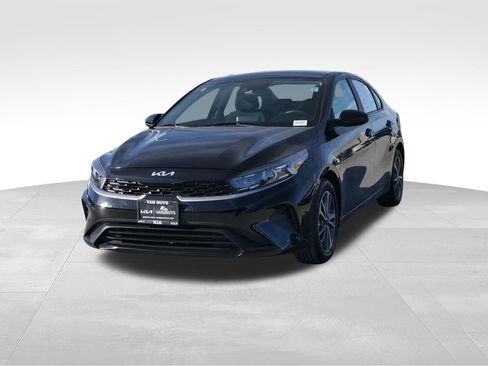 Used 2022 Kia Forte LXS image 7