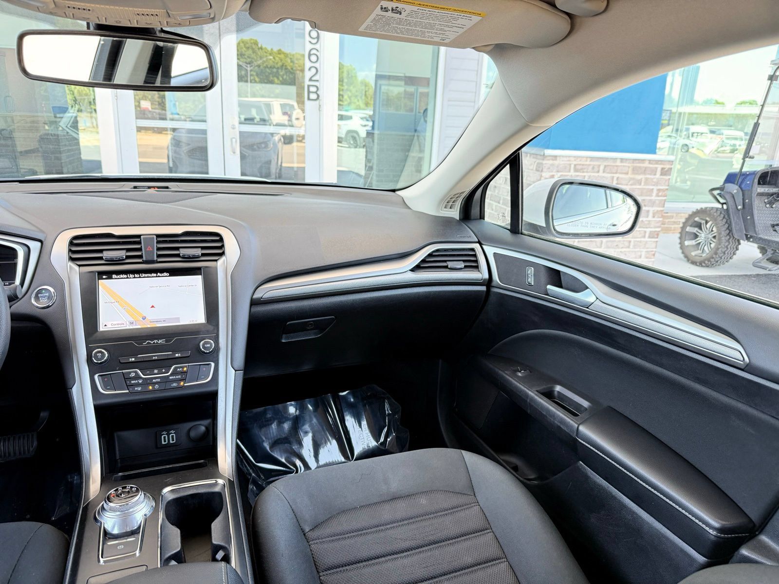 Used 2019 Ford Fusion SE FWD image 27