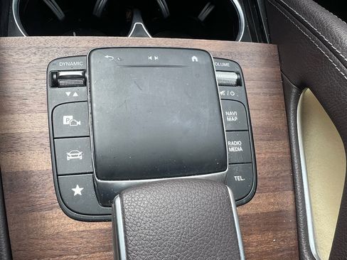 Used 2022 Mercedes-Benz GLE 350 4MATIC image 10