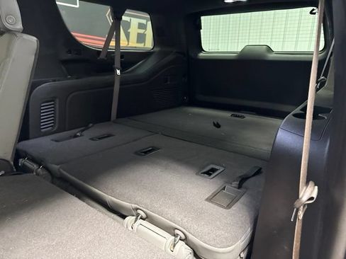 Used 2022 GMC Yukon XL SLT AWD/4WD image 14