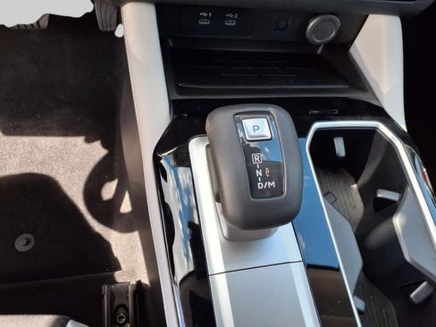 New 2025 Mitsubishi Outlander SE image 15