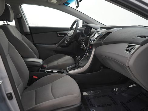 Used 2016 Hyundai Elantra SE w/ Option Group 02 FWD image 11