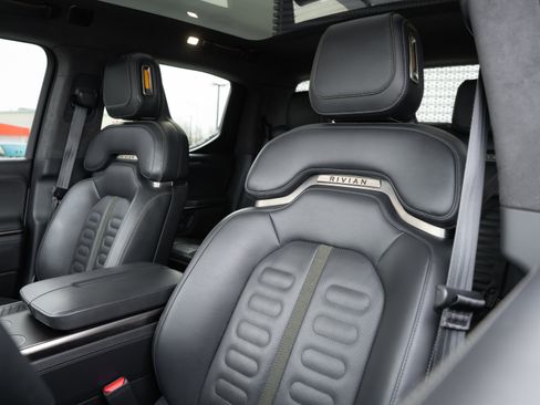 Used 2022 Rivian R1T Adventure image 25