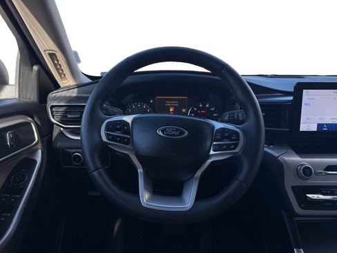 Used 2023 Ford Explorer XLT w/ Equipment Group 202A image 12
