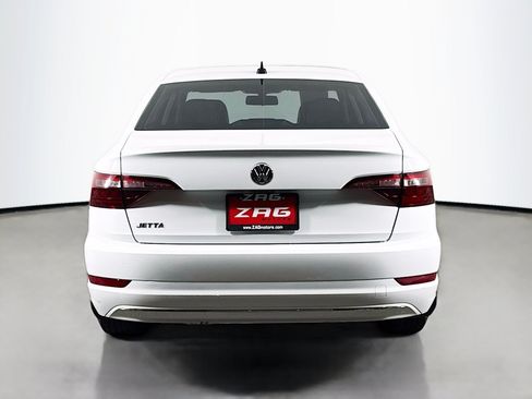 Used 2020 Volkswagen Jetta SE FWD image 4