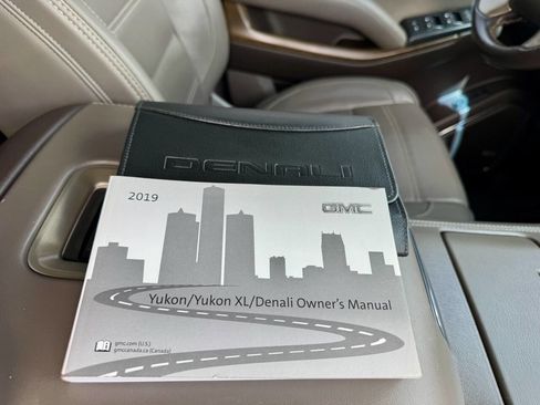 Used 2019 GMC Yukon XL Denali w/ Denali Ultimate Package AWD/4WD image 30