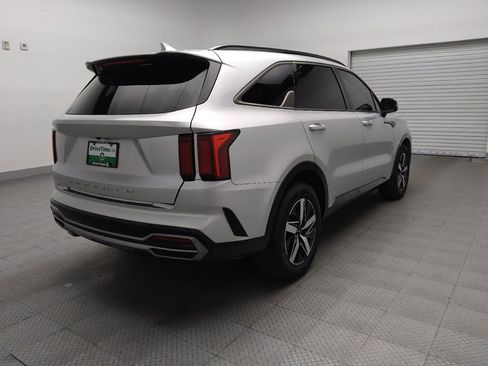 Used 2022 Kia Sorento S w/ Panoramic Sunroof Package image 9