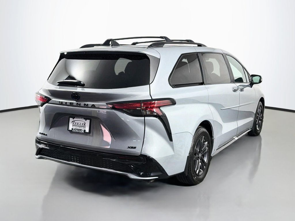 Used 2025 Toyota Sienna XSE w/ XSE Premium Package AWD/4WD image 7