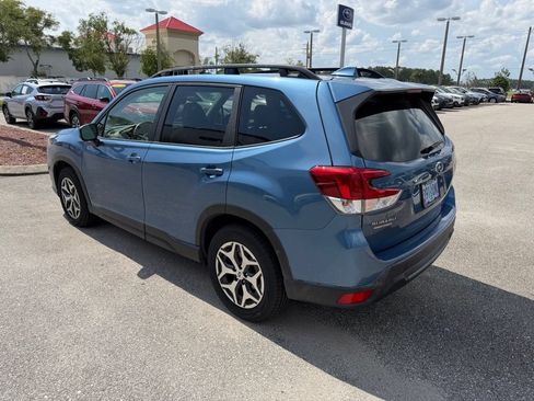 Used 2022 Subaru Forester Premium AWD/4WD image 8