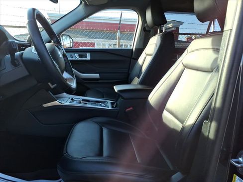 Certified 2023 Ford Explorer XLT w/ Equipment Group 202A image 15