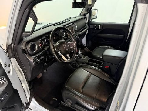 Used 2022 Jeep Wrangler Unlimited Sahara w/ Cold Weather Group AWD/4WD image 15