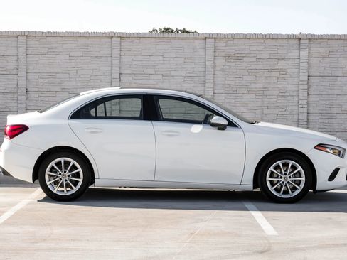 Used 2019 Mercedes-Benz A 220 4MATIC image 9