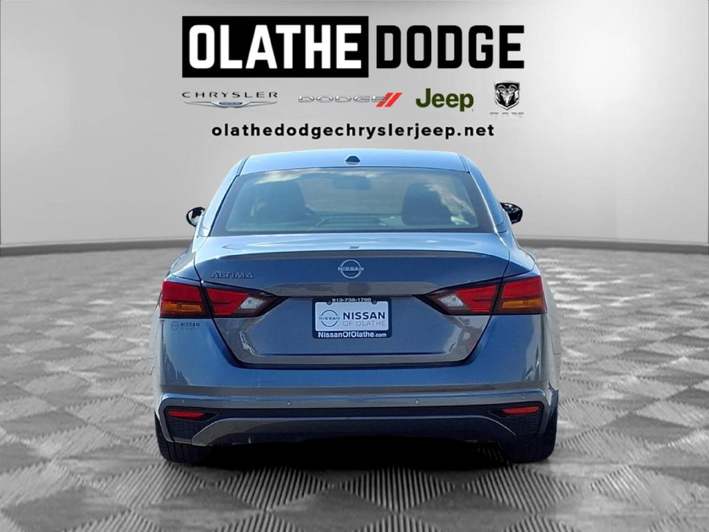 Used 2025 Nissan Altima 2.5 SV FWD image 28