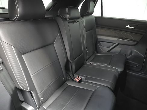 Used 2023 Volkswagen Atlas Cross Sport SE AWD/4WD image 16