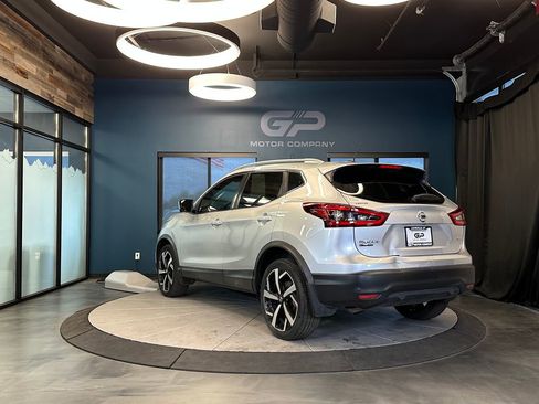 Used 2020 Nissan Rogue Sport SL w/ Premium Package FWD image 5