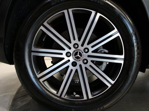 Used 2024 Mercedes-Benz GLE 450e 4MATIC w/ Warmth & Comfort Package image 36