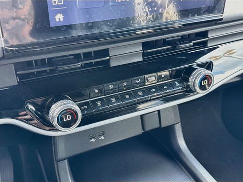 Used 2024 Honda Prologue Touring image 17
