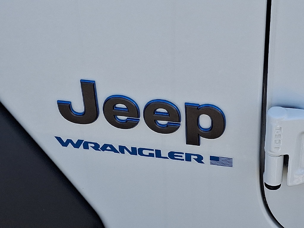 Used 2023 Jeep Wrangler Unlimited w/ Convenience Group AWD/4WD image 31