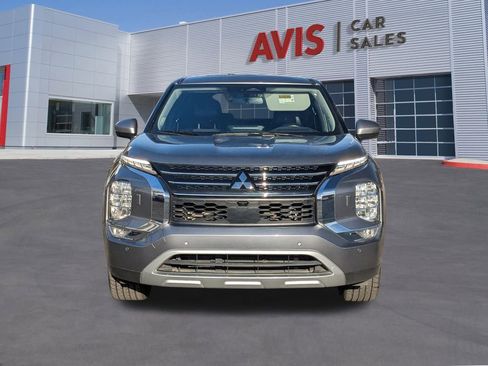 Used 2024 Mitsubishi Outlander SE image 10